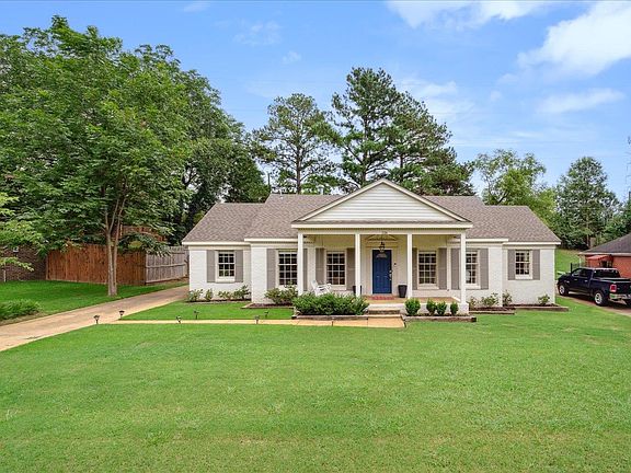 2nd image of 2284 Eastover Dr
