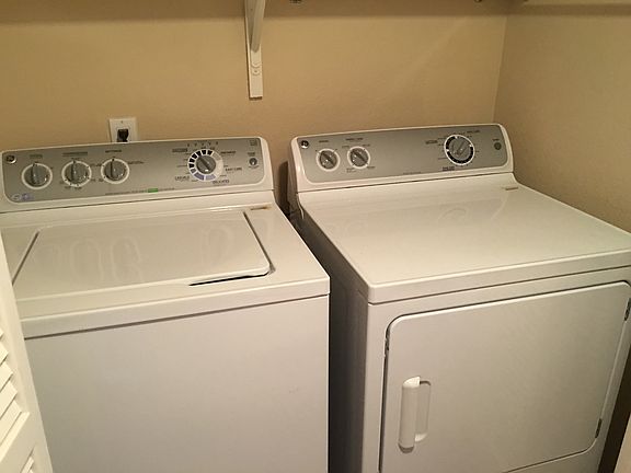 LAUNDRY CLOSET