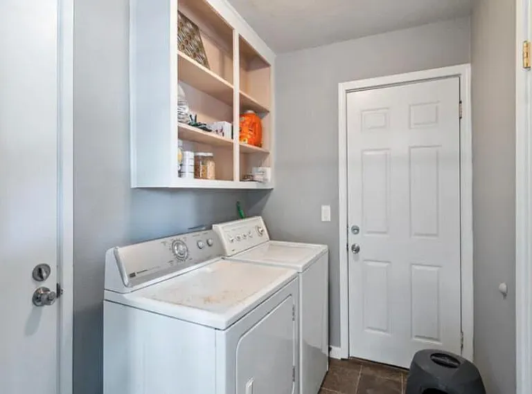 1548 Yale Ct — Photo 10