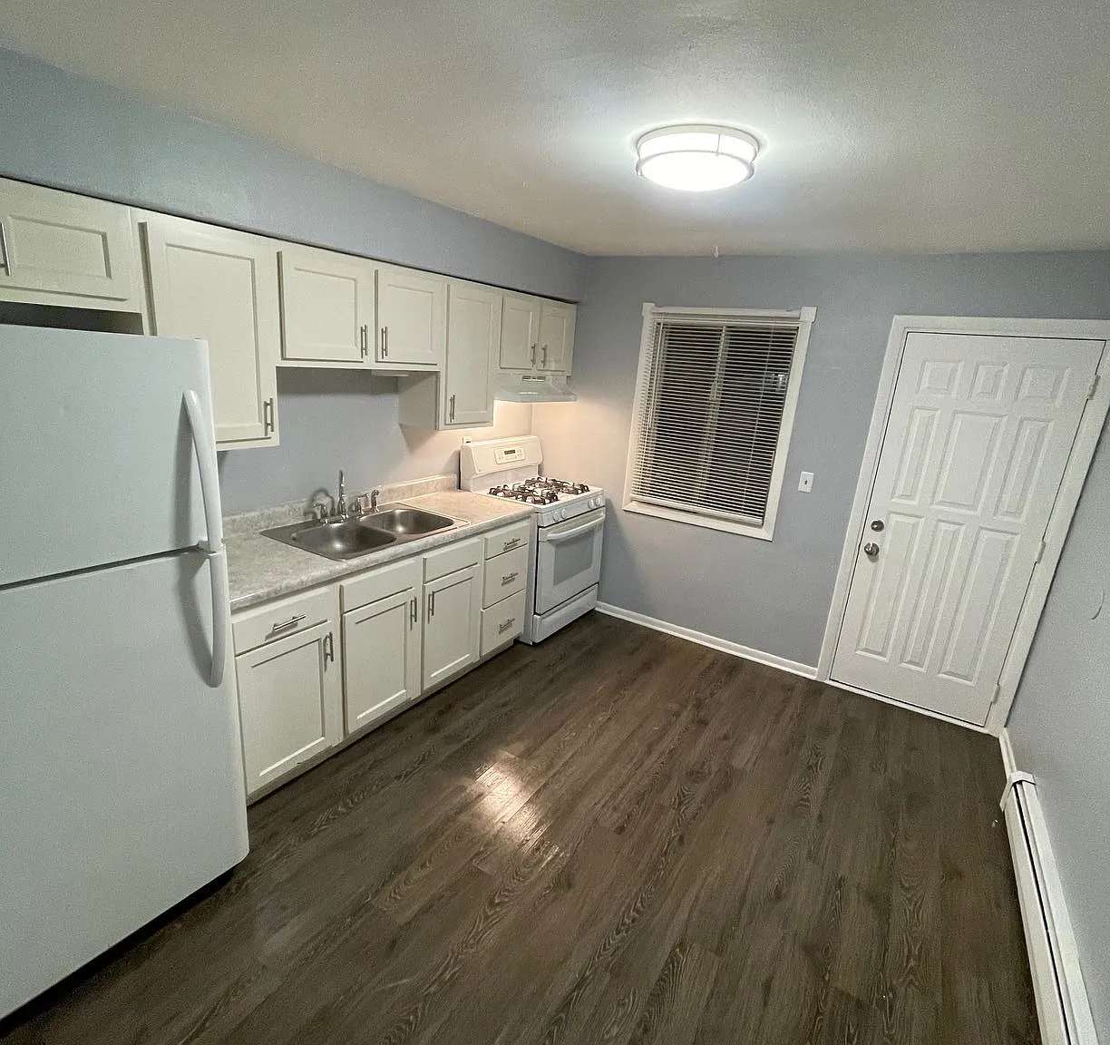 1 bed, 750 sqft, $1,150 — Photo 4