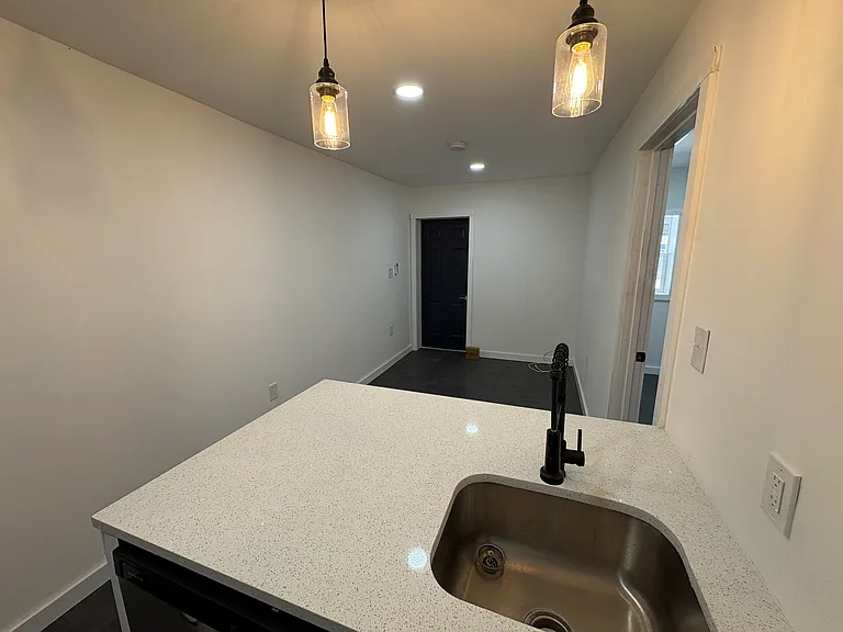 5008 N Cortez Ave #10 — Photo 4