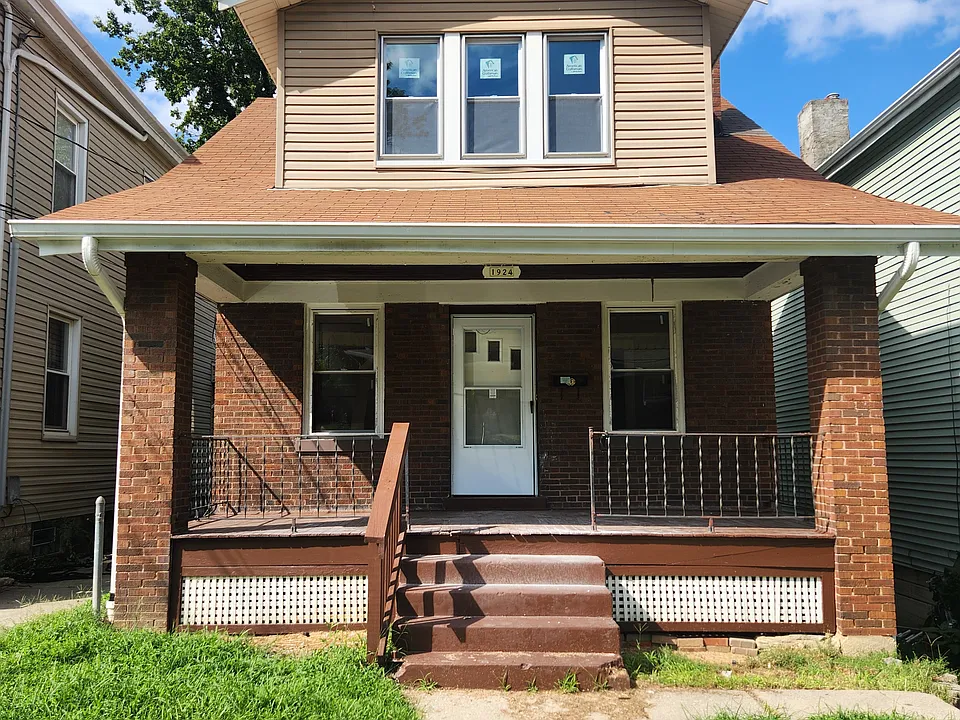 1924 Elm Ave