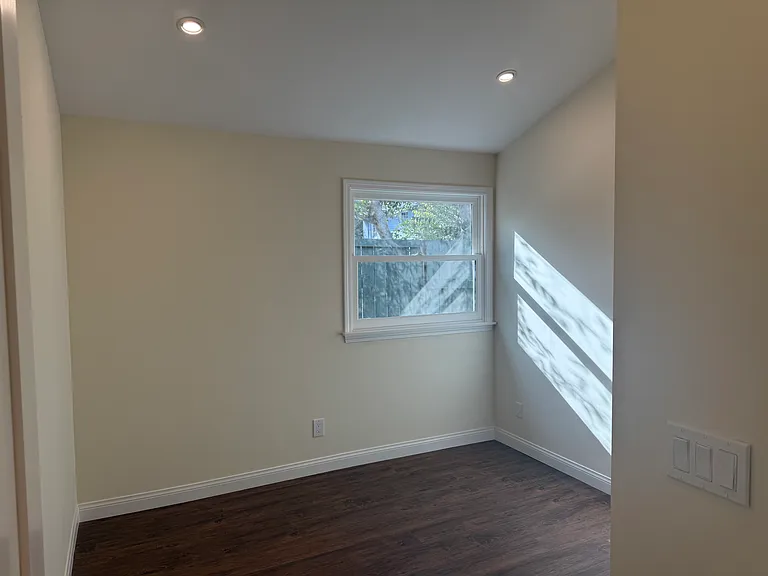 1724 Court Ave #1 — Photo 9