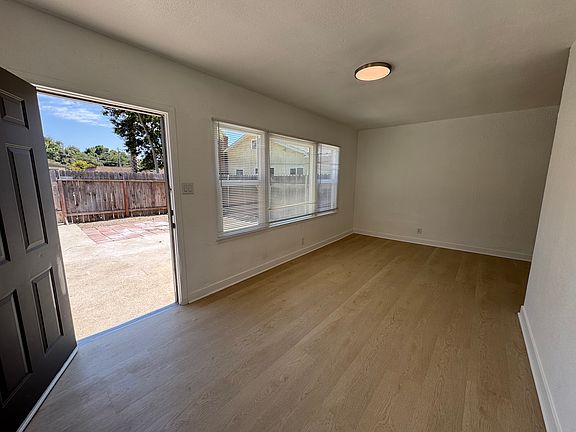 5th image of 271 Holt St APT A