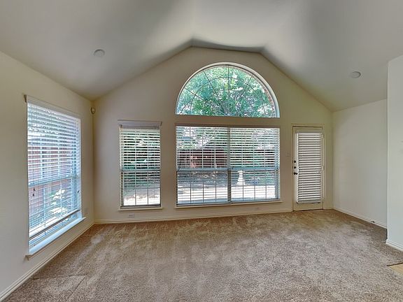 4th image of 1161 Mission Ln