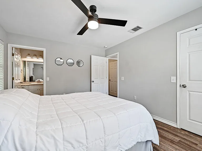 94 Robert T Martinez Jr St — Photo 11