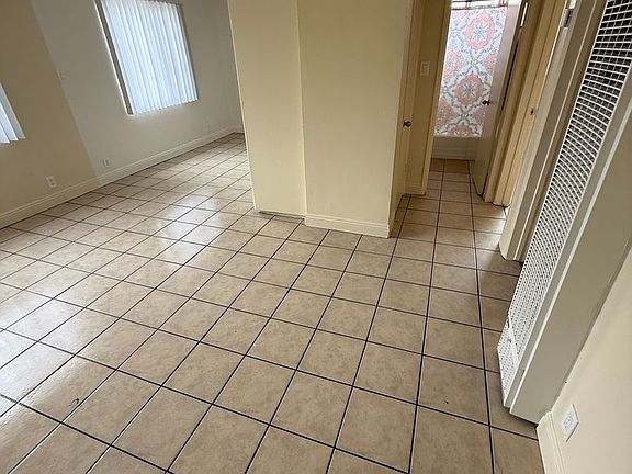 2nd image of 923 E Colden Ave APT 4