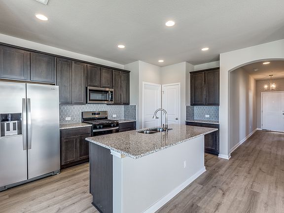 4th image of 5327A Bruno St