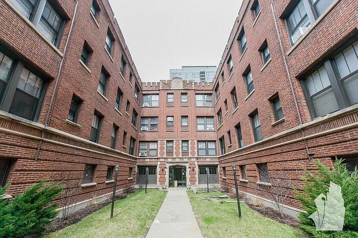1st image of 516 W Cornelia Ave #215RA