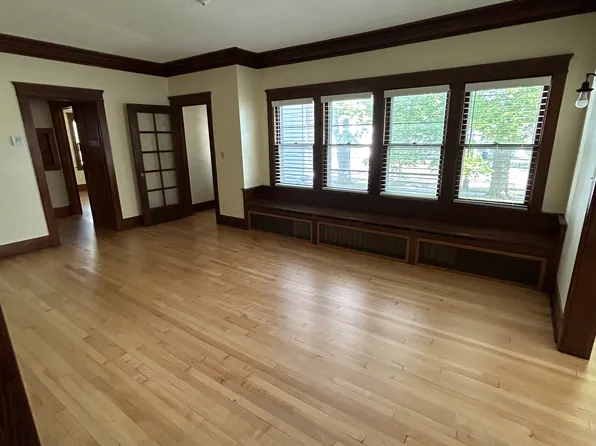 137 N Main St, Clintonville, WI 54929