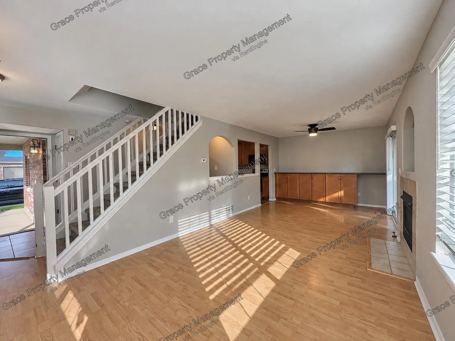 4 bed, 2.0 bath, 1843 sqft, $2,575 — Photo 2