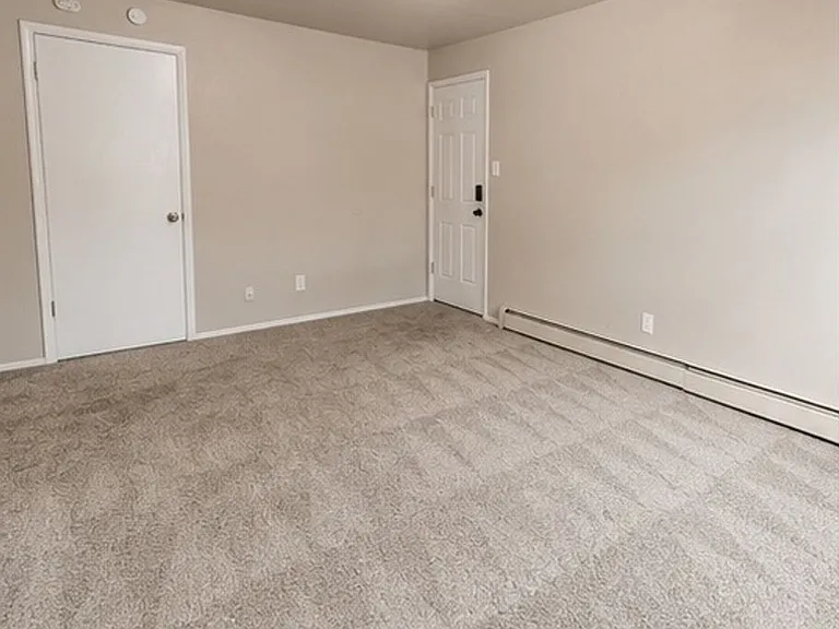 1660 Moore Ave. — Photo 10