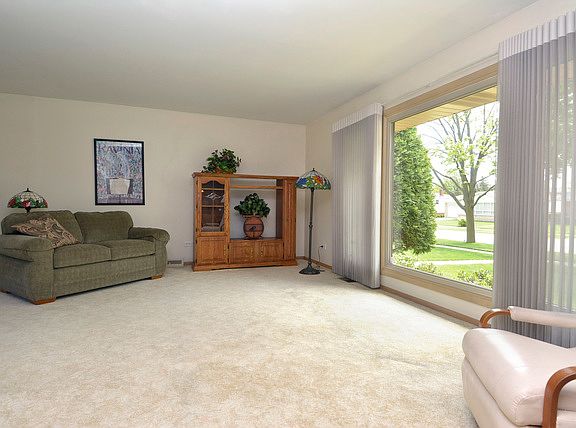 4th image of 144 Lance Dr