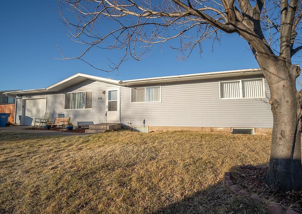1st image of 205 N Ladino Dr