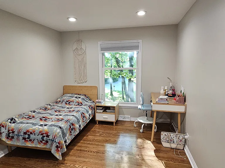 76 Lincolnshire Dr — Photo 17