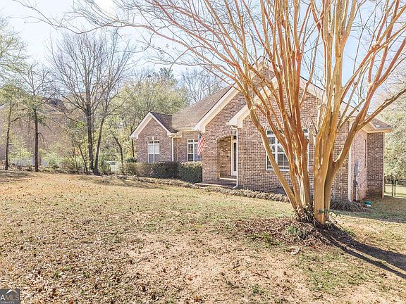 3rd image of 126 Pineworth Pointe Dr