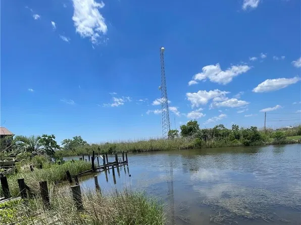 4897 Pontchartrain Dr, Slidell, LA 70458