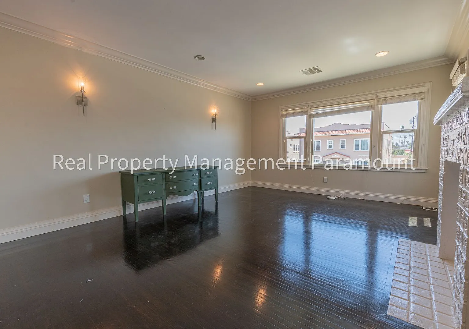 1925 South Harcourt Avenue, — Photo 3