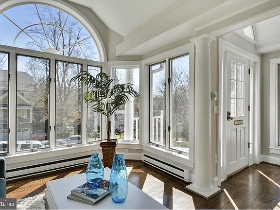 3rd image of 4127 Woodbine St
