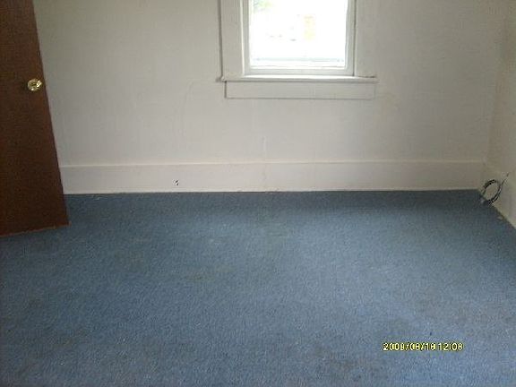 4th image of 821 Greenlawn Ave