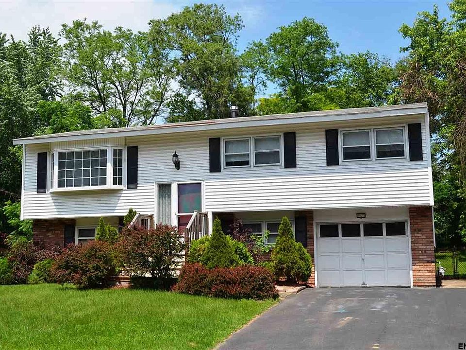 1st image of 1 Apple Blossom Ln
