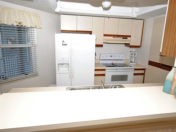 5th image of 3236 SE Aster Ln APT 228