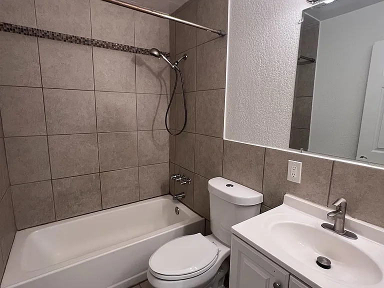 4795 E Ashlan Ave #101 — Photo 10