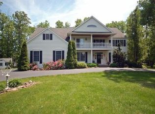 8 Eagle Dr, Ringoes, NJ 08551
