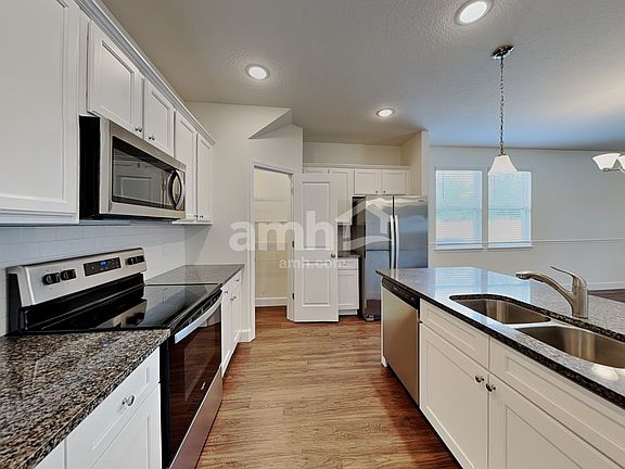 3rd image of 2449 Park Ave