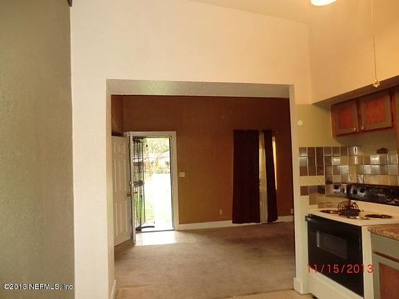 4th image of 2654 Lantana Ave