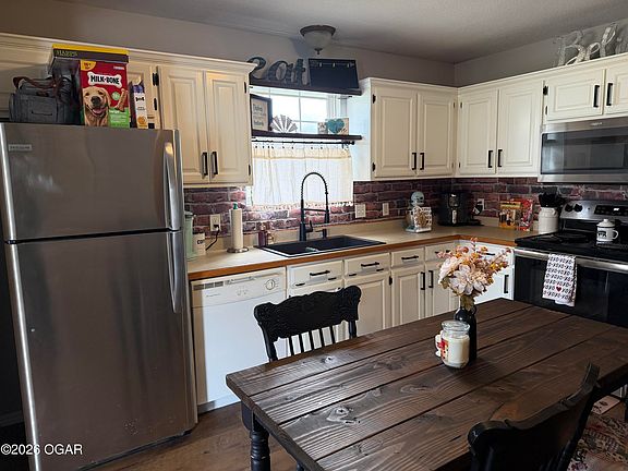 5th image of 2522 Rolla St