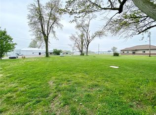 811 N 2nd St, Marshall, IL 62441