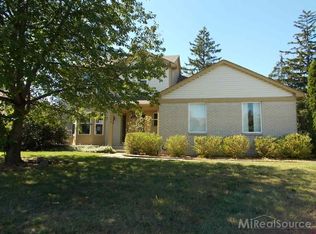 3089 Daley Dr, Troy, MI 48083