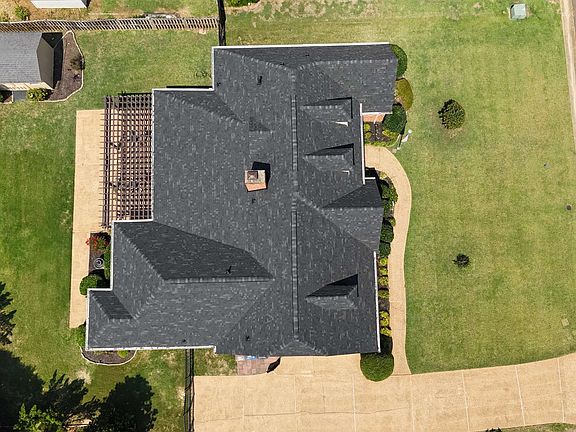 3rd image of 9633 Pine Point Dr