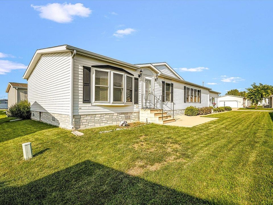 1st image of 2075 Iris Ave