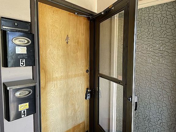2nd image of 184 N I St APT 4