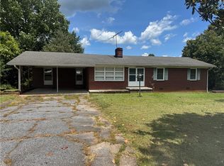 1238 Ebenezer Rd, West Union, SC 29696