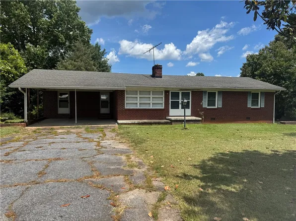 1238 Ebenezer Rd, West Union, SC 29696