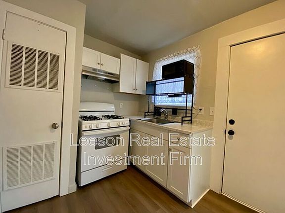 5th image of 2632 & 2634 Foster St