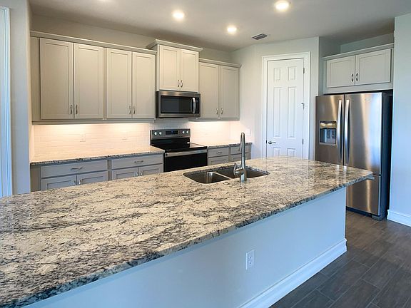 3rd image of 413 Coral Reef Pl