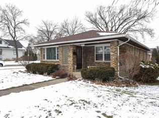 289 E 3rd St, Elmhurst, IL 60126