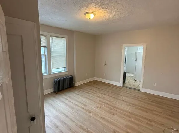 1149 Elmwood Ave #4, Providence, RI 02907