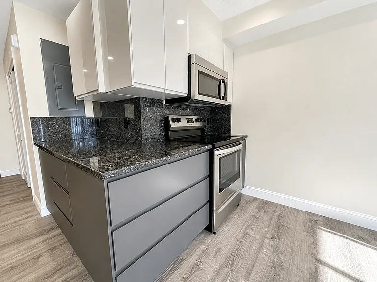 1028-1030 Commonwealth Ave #201 — Photo 9