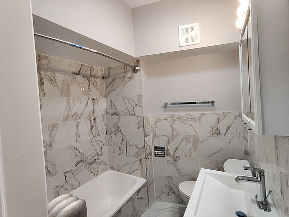 4th image of 1701 W Albion Ave APT 1N