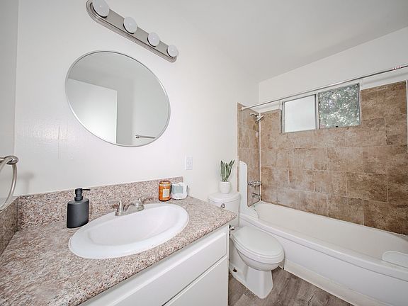 4th image of 1529-1531 Junipero Ave #9