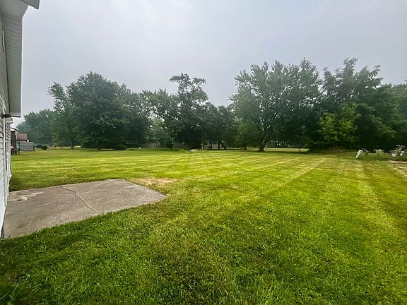 3rd image of 3326 Kendale Dr