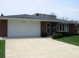 3211 Plum Grove Dr, Rolling Meadows, IL 60008