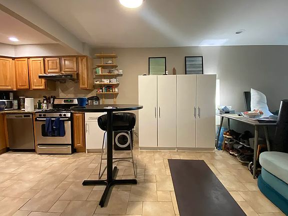 2nd image of 3076 38th St APT 1B