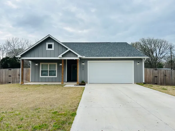 306 Hill St, Smithville, TX 78957