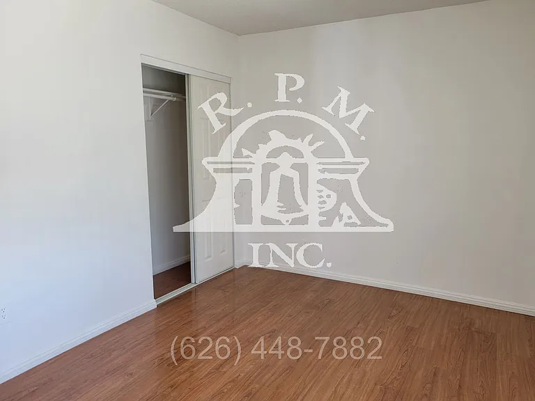 816 S 6th St — Photo 6